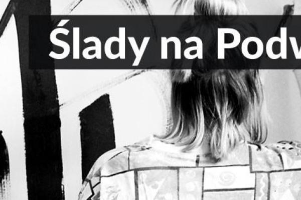 Ślady na podwórzu