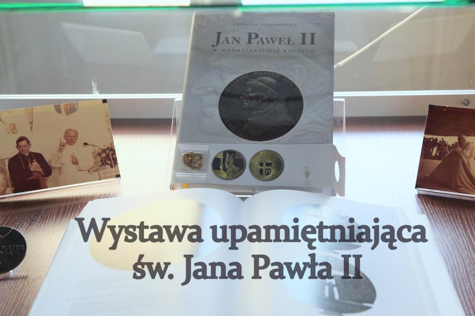 Wystawa upamiętniająca św. Jana Pawła II