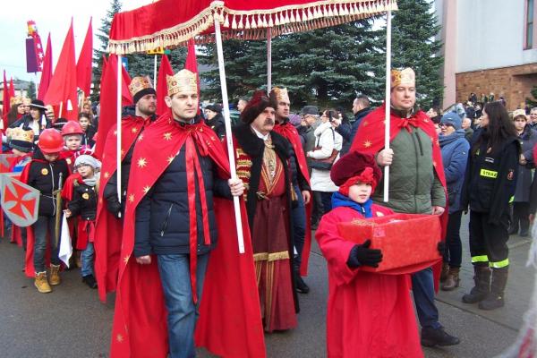 Orszak Czerwony prowadzony przez Lecha Sulimierskiegio - foto Krzysztof Herod