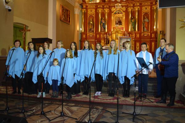 Schola Liturgiczna Astra Dei z parafii pw. Najświętszego Serca Pana Jezusa w Sorbinie, Gmina Bliżyn w utworze Barabasz - I miejsce ex aequo w kategorii zespoły wokalne i wokalno-instrumentalne