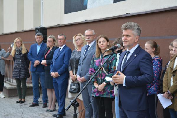 Kim był Władysław Malecki - odsłonięcie tablicy i muralu - foto Krzysztof Herod