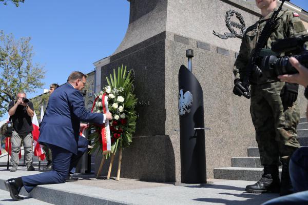 Kadrówka wchodzi do Kielc - foto Radosław Wojcieszek