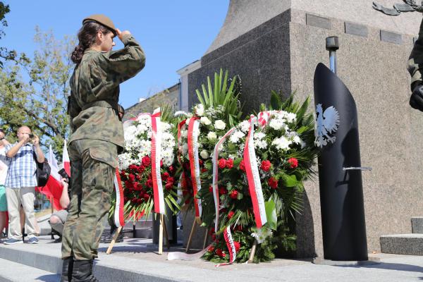 Kadrówka wchodzi do Kielc - foto Radosław Wojcieszek