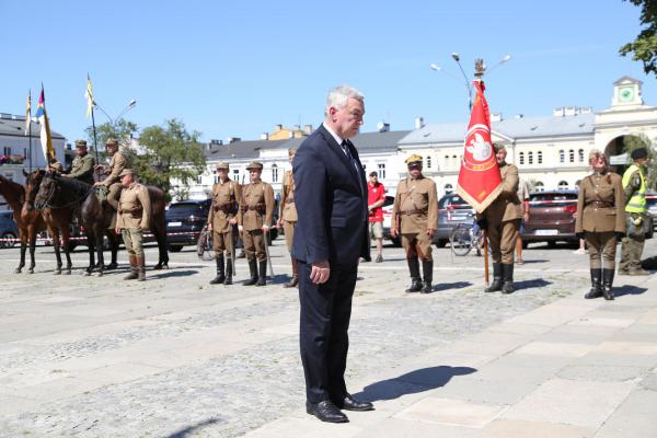 Kadrówka wchodzi do Kielc - foto Radosław Wojcieszek