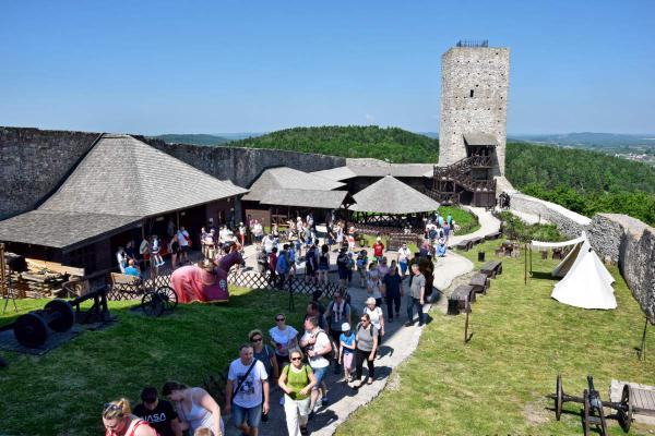 Pobudziliśmy turystykę na Zamku w Chęcinach w długi weekend