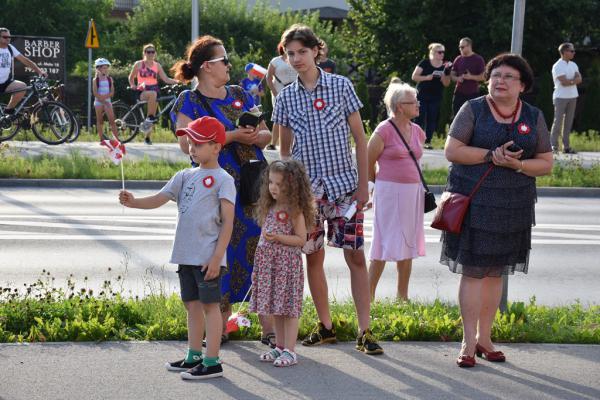 Odsłonięcie muralu HONOR OJCZYZNY JEST W RĘKU ARMII w Kielcach - foto Krzysztof Herod