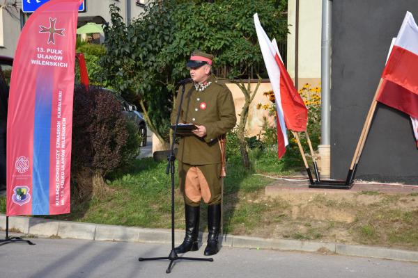 Odsłonięcie muralu HONOR OJCZYZNY JEST W RĘKU ARMII w Kielcach - foto Krzysztof Herod