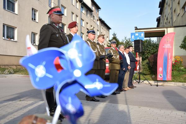 Odsłonięcie muralu HONOR OJCZYZNY JEST W RĘKU ARMII w Kielcach - foto Krzysztof Herod