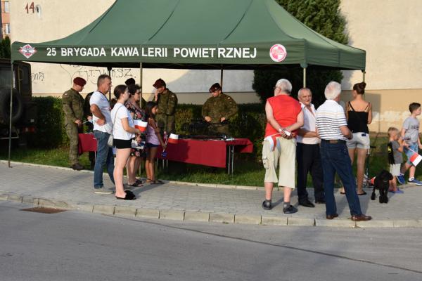 Odsłonięcie muralu HONOR OJCZYZNY JEST W RĘKU ARMII w Kielcach - foto Krzysztof Herod