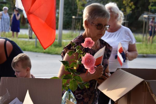 Odsłonięcie muralu HONOR OJCZYZNY JEST W RĘKU ARMII w Kielcach - foto Krzysztof Herod