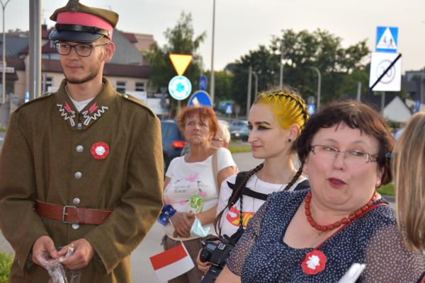 Odsłonięcie muralu HONOR OJCZYZNY JEST W RĘKU ARMII w Kielcach - foto Krzysztof Herod