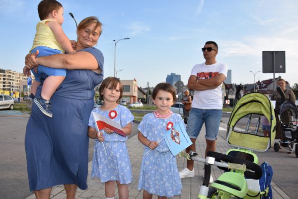 Odsłonięcie muralu HONOR OJCZYZNY JEST W RĘKU ARMII w Kielcach - foto Krzysztof Herod