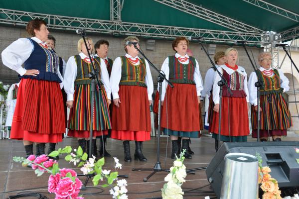 Koncert Laureatów 45. Buskich Spotkań z Folklorem w WDK - foto Krzysztof Herod