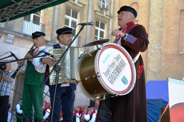 Koncert Laureatów 45. Buskich Spotkań z Folklorem w WDK - foto Krzysztof Herod