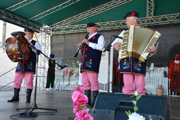 Koncert Laureatów 45. Buskich Spotkań z Folklorem w WDK - foto Krzysztof Herod