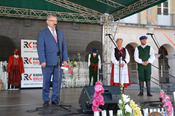 Koncert Laureatów 45. Buskich Spotkań z Folklorem w WDK - foto Krzysztof Herod