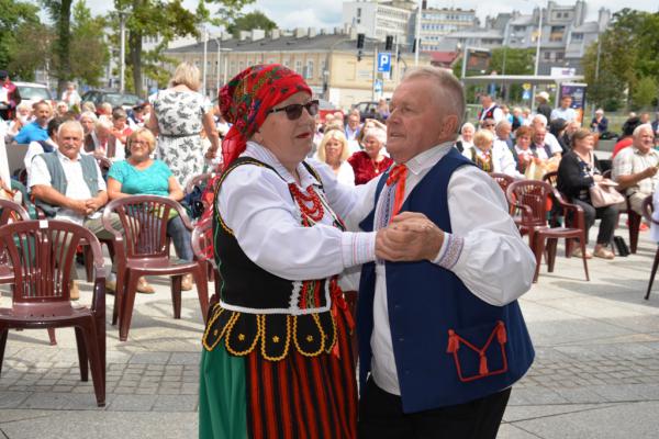 Koncert Laureatów 45. Buskich Spotkań z Folklorem w WDK - foto Krzysztof Herod