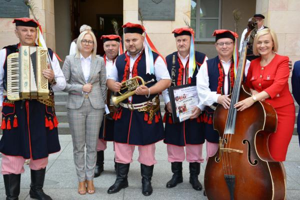 Koncert Laureatów 45. Buskich Spotkań z Folklorem w WDK - foto Krzysztof Herod