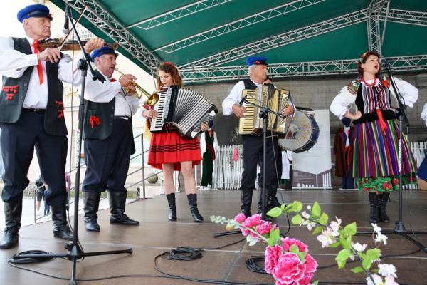 Koncert Laureatów 45. Buskich Spotkań z Folklorem w WDK - foto Krzysztof Herod