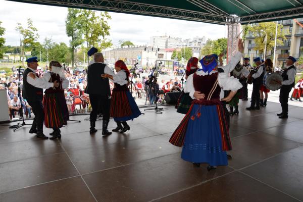 Koncert Laureatów 45. Buskich Spotkań z Folklorem w WDK - foto Krzysztof Herod