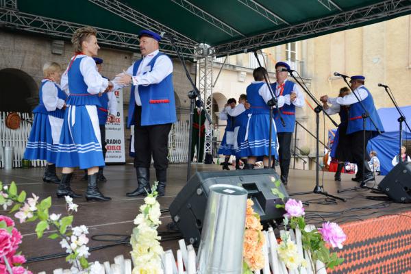 Koncert Laureatów 45. Buskich Spotkań z Folklorem w WDK - foto Krzysztof Herod