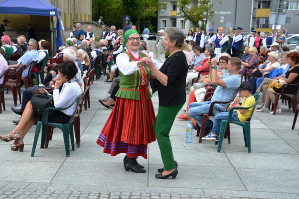 Koncert Laureatów 45. Buskich Spotkań z Folklorem w WDK - foto Krzysztof Herod