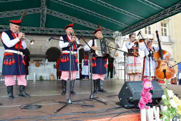 Koncert Laureatów 45. Buskich Spotkań z Folklorem w WDK - foto Krzysztof Herod