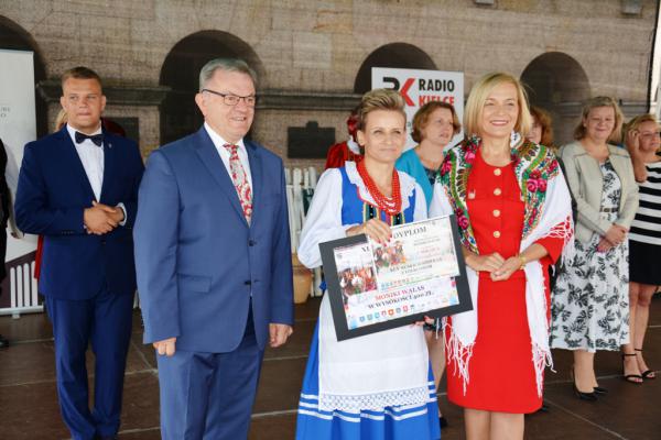 Zwycięzcy 45. Buskich Spotkań Folklorem - foto Krzysztof Herod