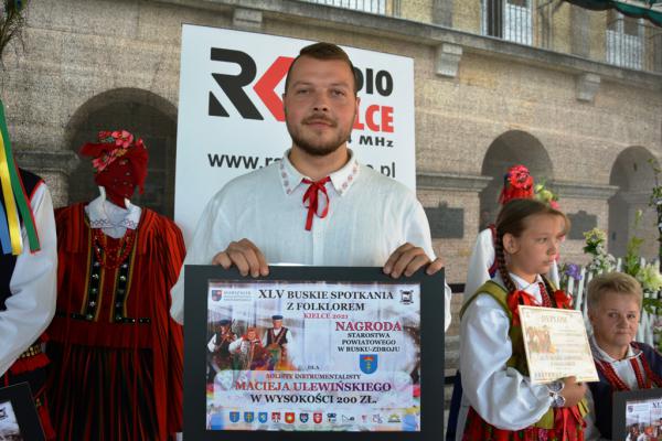 Zwycięzcy 45. Buskich Spotkań Folklorem - foto Krzysztof Herod