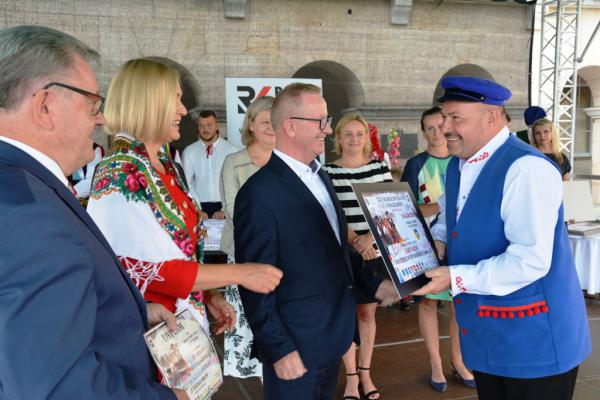 Zwycięzcy 45. Buskich Spotkań Folklorem - foto Krzysztof Herod