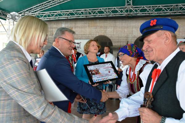 Zwycięzcy 45. Buskich Spotkań Folklorem - foto Krzysztof Herod