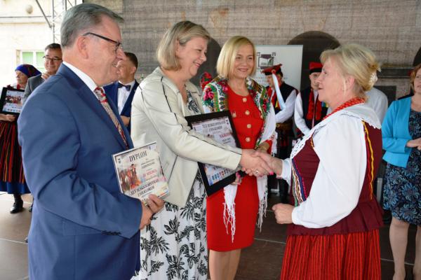 Zwycięzcy 45. Buskich Spotkań Folklorem - foto Krzysztof Herod