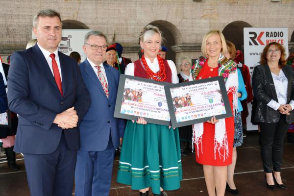 Zwycięzcy 45. Buskich Spotkań Folklorem - foto Krzysztof Herod