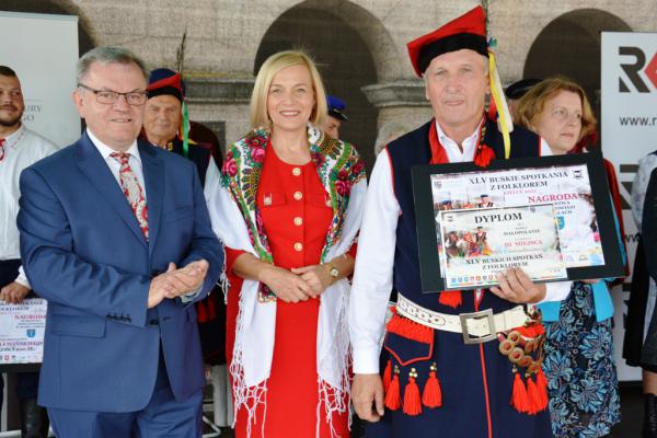 Zwycięzcy 45. Buskich Spotkań Folklorem - foto Krzysztof Herod