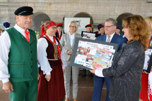 Zwycięzcy 45. Buskich Spotkań Folklorem - foto Krzysztof Herod