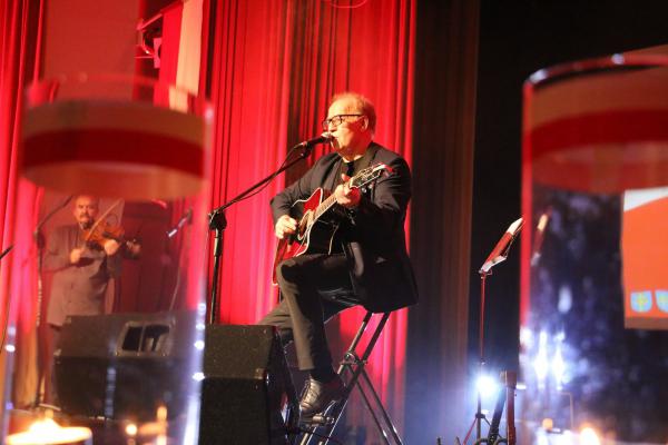 Koncert Ku czci walczących. Lech Makowiecki patriotycznie w WDK