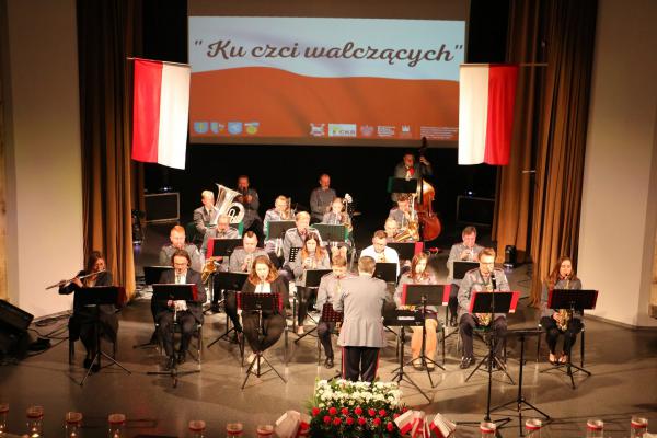 Koncert Ku czci walczących. Lech Makowiecki patriotycznie w WDK