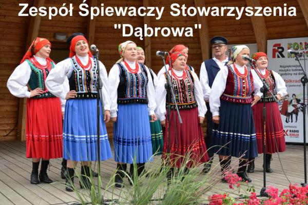 Zespół Śpiewaczy Stowarzyszenia DĄBROWA - Idziemy, idziemy, Łoj, chłopoki, chłopoki - Portal Informacji Kulturalnej