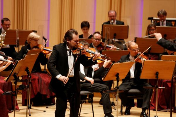 Orkiestra Symfoniczna Filharmonii Świętokrzyskiej - foto Wiktor Deredas