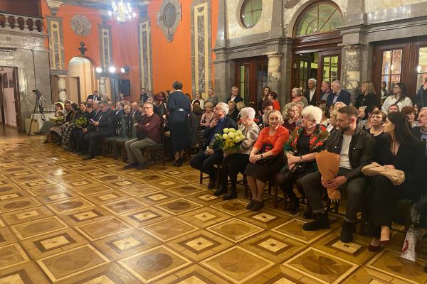 Wernisaż wystawy prac Hanny Kuty pt. BY COŚ ZOSTAŁO Z TYCH DNI... 