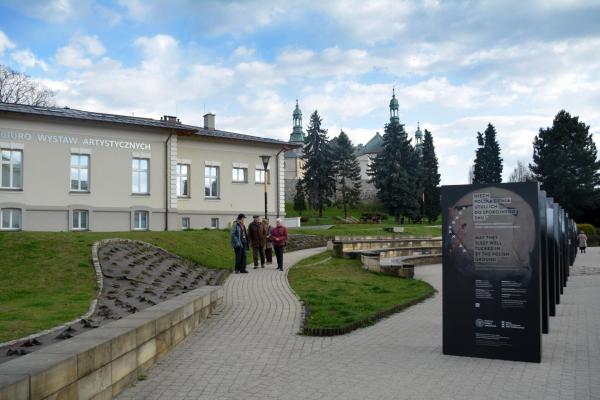 Zbrodnia Katyńska na Placu Artystów - fot. Małgorzata Chmiel