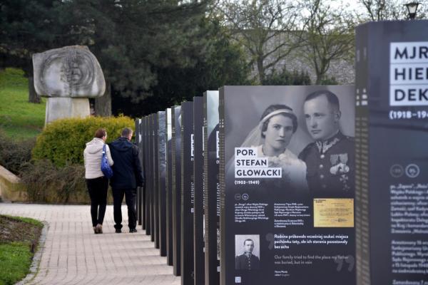 Zbrodnia Katyńska na Placu Artystów - fot. Małgorzata Chmiel