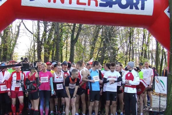 8. Bieg Niepodległości - dystans 10 km - start zawodników - Fot. Krzysztof Herod