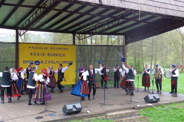 Zespół Pieśni i Tańca Wierna Rzeka - Źródło DDK WDK