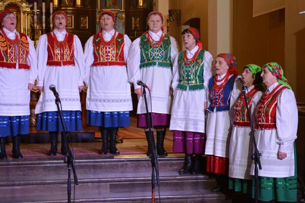 Zespół Ludowy Smarkowianki ze Stąporkowa - I miejsce w kat. zespołów ludowych - Fot. Agnieszka Markiton