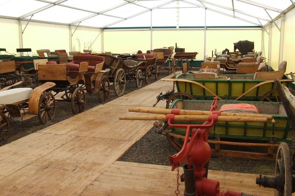 Muzeum Pojazdów Konnych Dworu i Wsi Kieleckiej - W Muzeum prezentowanych jest ponad 40 pojazdów. - fot. Zbigniew Strojecki