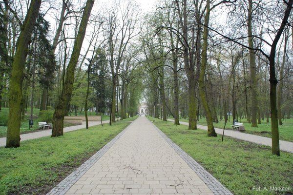 Sanatorium Marconi w Busku-Zdroju - Park zdrojowy