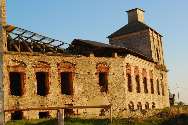 Ruiny Zamku Krzyżtopór w Ujeździe - fot. Grzegorz Basiński