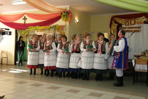 Jubileusz 25-lecia istnienia zespołu folklorystycznego „Nidzianecki” oraz 80-lecie istnienia Koła Gospodyń Wiejskich z Nidy  - Zespół Nidzianecki
Fot. Jerzy Gumuła