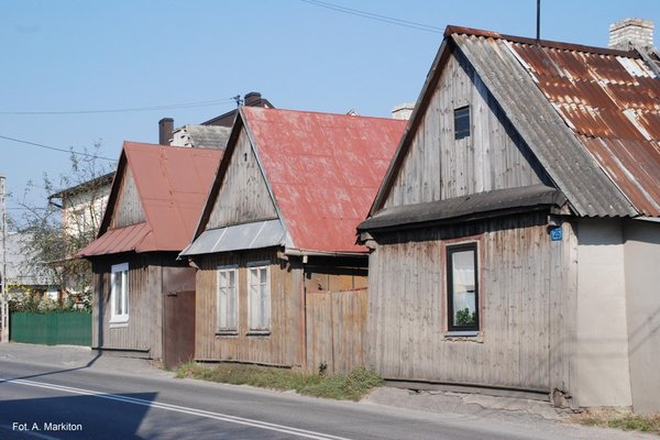 Zabudowa drewniana Daleszyc - Chałupy - ul. Głowackiego 25, 23, 21